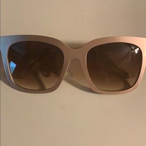 Diff Sunnies in Ella